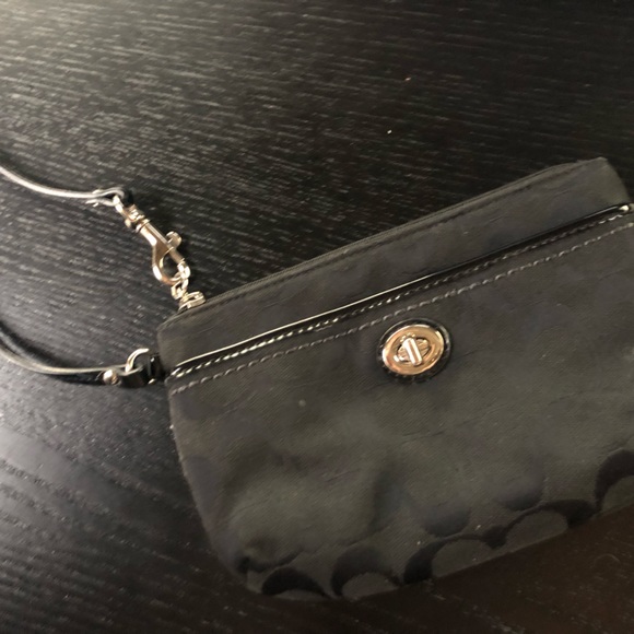 🌸Coach Signature Black Fabric Wristlet🌸 - Picture 1 of 5